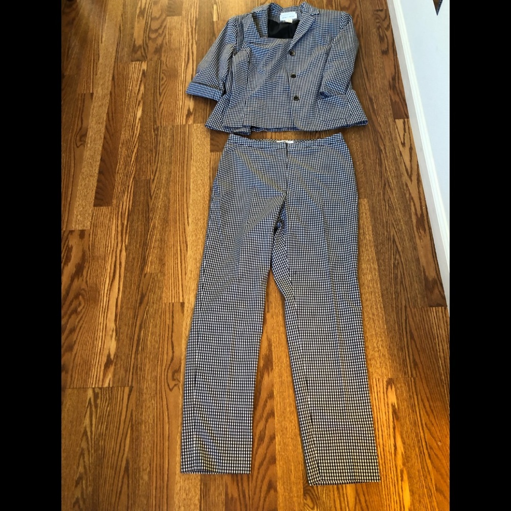 ****PRE-LOVED.     3 PIECE JONES WEAR STRETCH - Picture 2 of 7